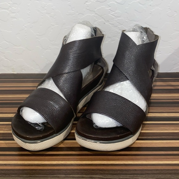 EILEEN FISHER Platform Sandal Sport Wide Band Criss Cross Straps - Picture 1 of 12